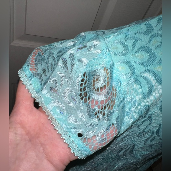 $5 LACE DRESS. NEW WITHOUT TAGS. SIZE L. $5 IF BUNDLED - Picture 12 of 12